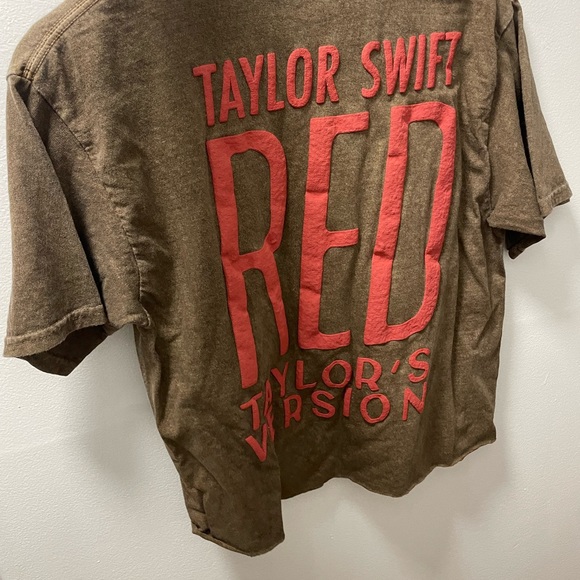 Red (Taylor’s Version) Urban Outfitters Crop - Picture 5 of 5